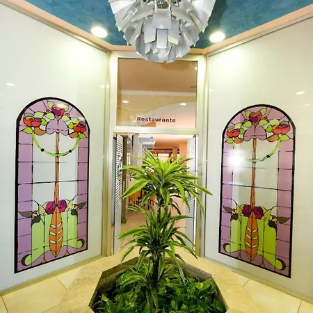 Monarque Torreblanca Готель