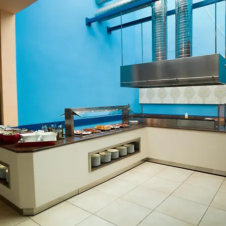 Monarque Torreblanca Фуенхірола