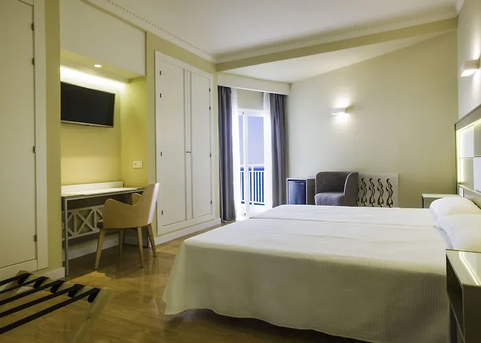 Hotel Monarque Torreblanca 4*