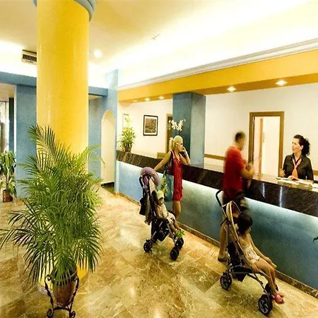 Monarque Torreblanca Готель