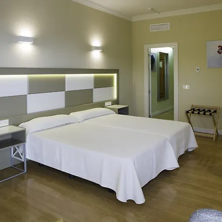 ホテル Monarque Torreblanca 4*